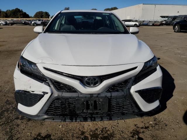 Photo 5 from auction – 2022 TOYOTA CAMRY SE with VIN 4T1G11AK3NU001060