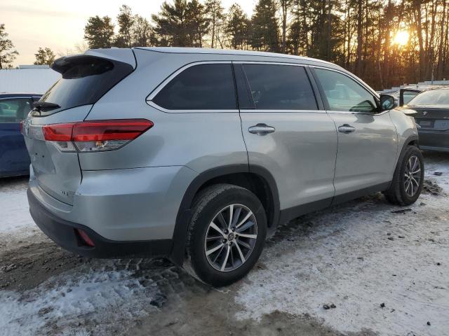 Photo 3 from auction – 2019 TOYOTA HIGHLANDER with VIN 5TDJZRFH8KS574793