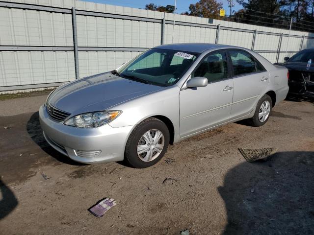 TOYOTA CAMRY LE 2005 with VIN 4T1BE32K45U511636 - Photo from auction