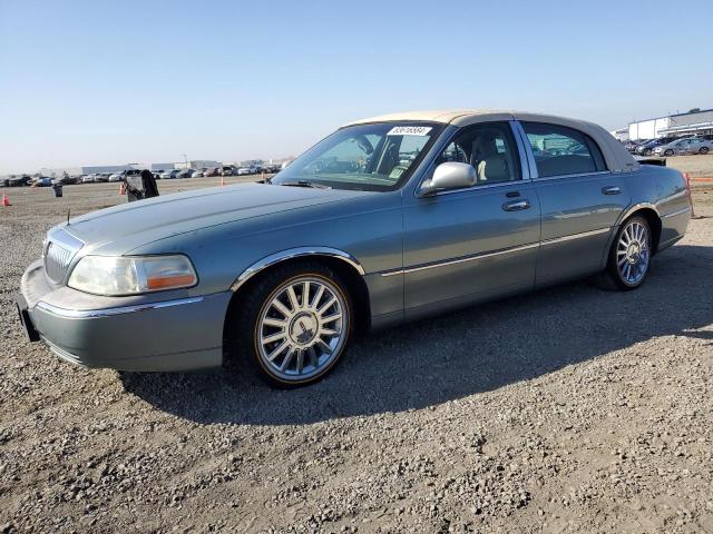 LINCOLN TOWN CAR E 2004 with VIN 1LNHM81W24Y666076 - Photo from auction