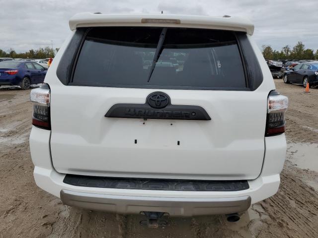 Photo 6 from auction – 2019 TOYOTA 4RUNNER SR with VIN JTEBU5JRXK5635929