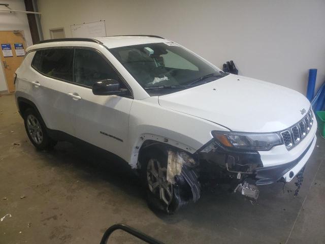 Foto 4 de la subasta – 2024 JEEP COMPASS LA con VIN 3C4NJDBN0RT109805