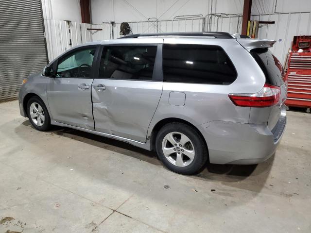 Photo 2 from auction – 2018 TOYOTA SIENNA LE with VIN 5TDKZ3DC6JS929399