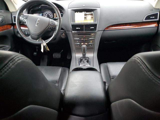 Photo 8 from auction – 2019 LINCOLN MKT with VIN 2LMHJ5AT1KBL00315