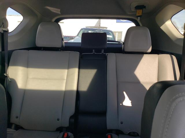 Photo 10 from auction – 2017 TOYOTA RAV4 LIMIT with VIN JTMDFREV7HJ716425