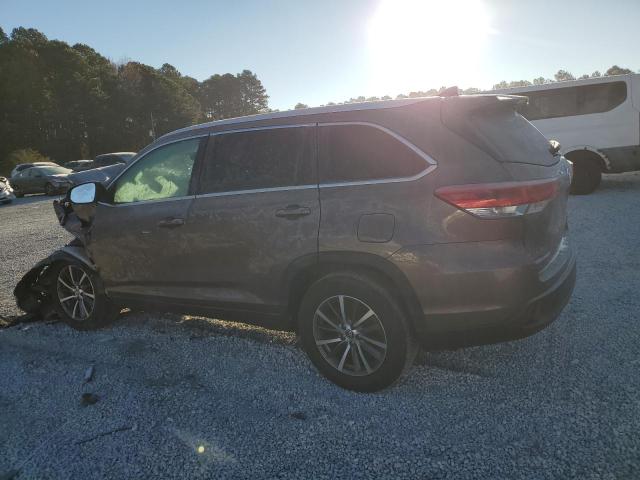 Photo 2 from auction – 2017 TOYOTA HIGHLANDER with VIN 5TDKZRFH3HS190465