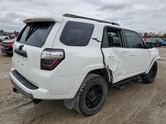 Photo 3 from auction – 2019 TOYOTA 4RUNNER SR with VIN JTEBU5JRXK5635929