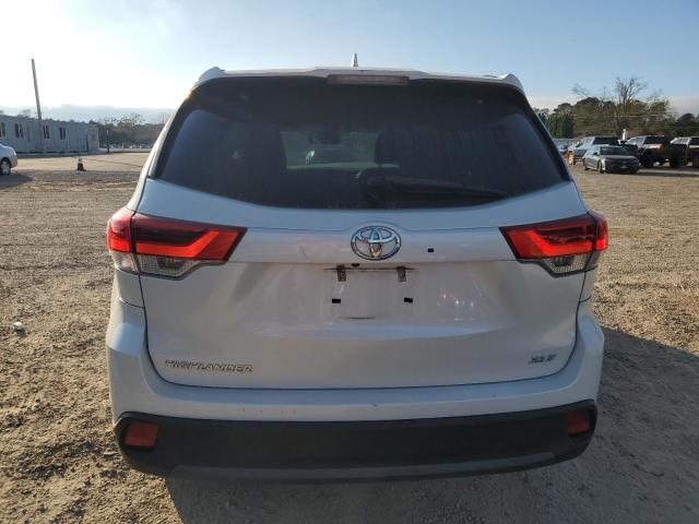 Photo 6 from auction – 2018 TOYOTA HIGHLANDER with VIN 5TDKZRFH0JS533366