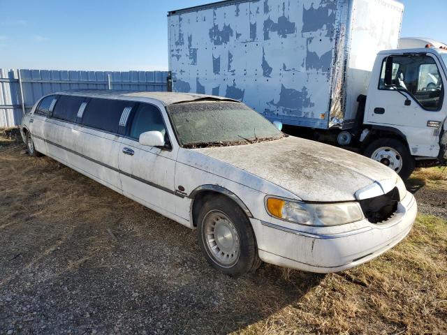Photo 4 from auction – 2000 LINCOLN TOWN CAR E with VIN 1L1FM81W2YY852957
