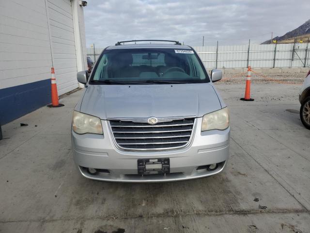 Photo 5 from auction – 2010 CHRYSLER TOWN & COU with VIN 2A4RR5D17AR214062
