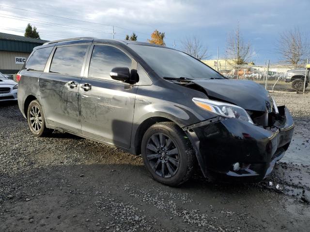 Photo 4 from auction – 2017 TOYOTA SIENNA XLE with VIN 5TDDZ3DC5HS155326