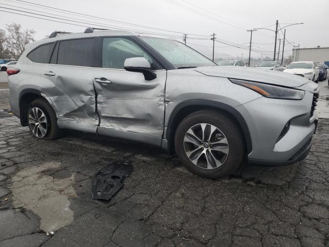 Снимка 4 от търг – 2022 TOYOTA HIGHLANDER с VIN 5TDHZRAH3NS130862