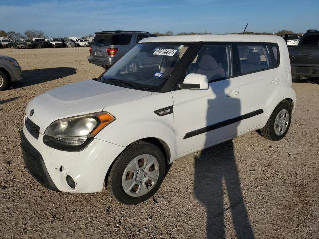 KIA SOUL 2013 with VIN KNDJT2A56D7484514 - Photo from auction