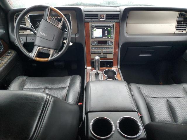 Photo 8 from auction – 2011 LINCOLN NAVIGATOR with VIN 5LMJJ3J58BEJ09706