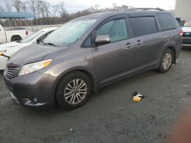 Photo 1 from auction – 2013 TOYOTA SIENNA XLE with VIN 5TDYK3DC3DS366198