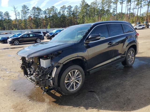TOYOTA HIGHLANDER 2019 with VIN 5TDKZRFH3KS565715 - Photo from auction