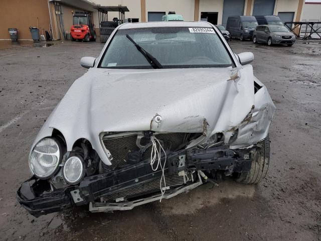 Photo 5 from auction – 2001 MERCEDES-BENZ E 320 with VIN WDBJF65J21B287708