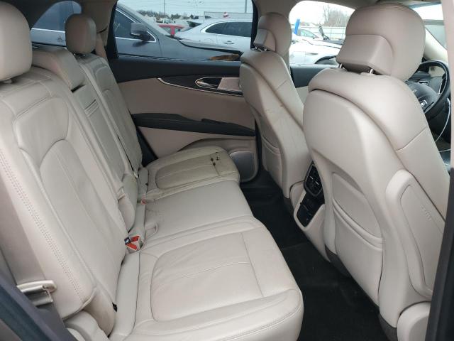 Photo 11 from auction – 2017 LINCOLN MKX RESERV with VIN 2LMPJ8LPXHBL28703