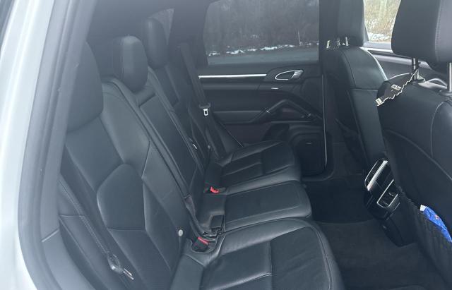 Photo 6 from auction – 2014 PORSCHE CAYENNE with VIN WP1AF2A27ELA82313