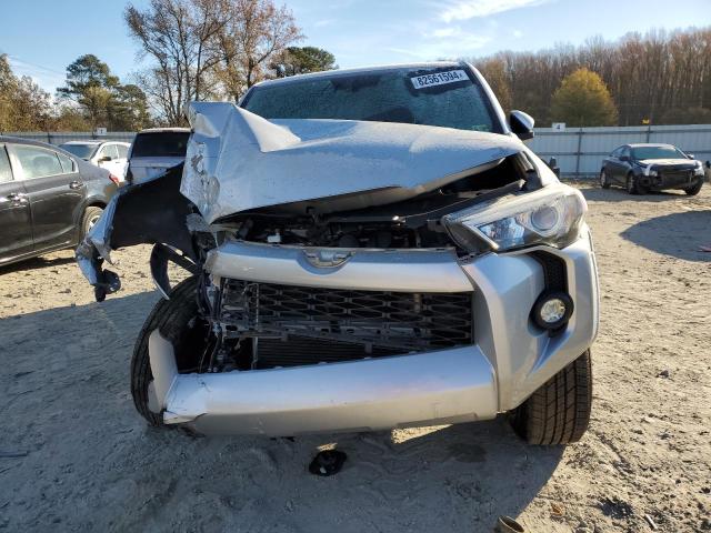 Photo 5 from auction – 2017 TOYOTA 4RUNNER SR with VIN JTEZU5JR4H5151391