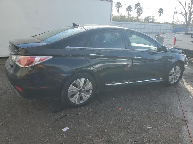 Photo 3 from auction – 2013 HYUNDAI SONATA HYB with VIN KMHEC4A43DA100594