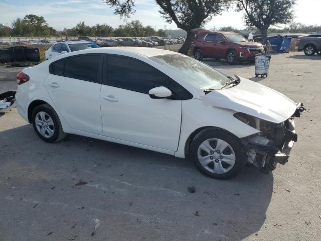 Photo 4 from auction – 2017 KIA FORTE LX with VIN 3KPFK4A7XHE028611