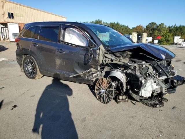 Photo 4 from auction – 2018 TOYOTA HIGHLANDER with VIN 5TDJZRFHXJS850390