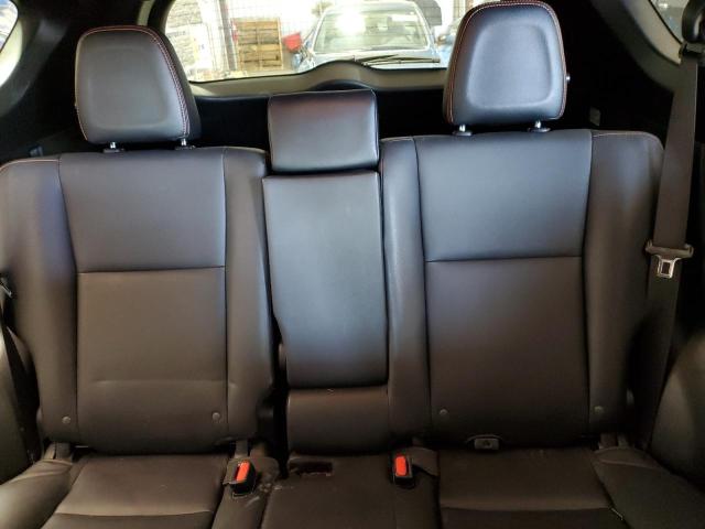 Photo 10 from auction – 2018 TOYOTA RAV4 SE with VIN JTMJFREV7JD242662