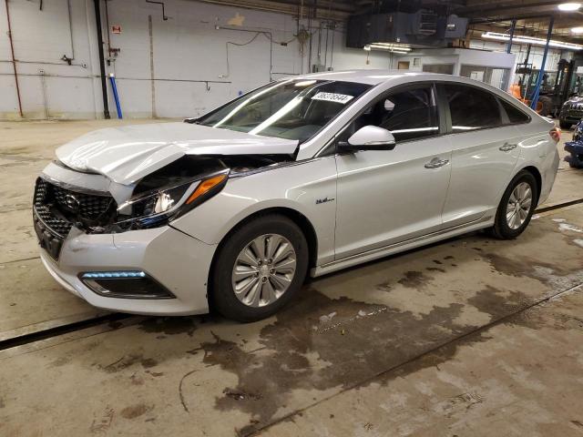 HYUNDAI SONATA HYB 2016 with VIN KMHE24L19GA030366 - Photo from auction