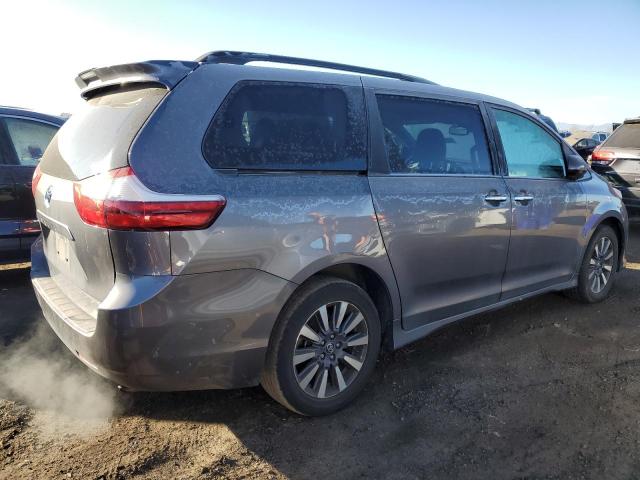 Photo 3 from auction – 2018 TOYOTA SIENNA XLE with VIN 5TDDZ3DC8JS209708