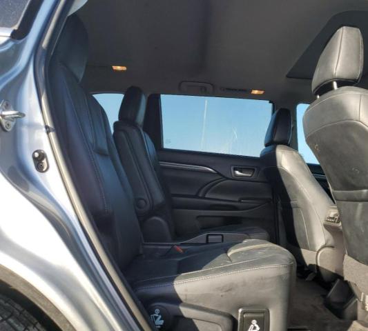 Foto 11 de la subasta – 2018 TOYOTA HIGHLANDER con VIN 5TDKZRFH5JS533413