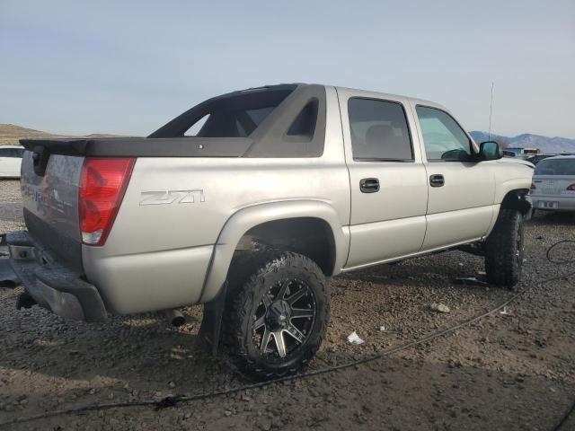 Photo 3 from auction – 2004 CHEVROLET AVALANCHE with VIN 3GNEK12T44G252517