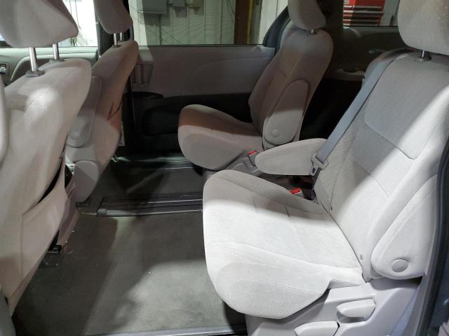 Photo 11 from auction – 2018 TOYOTA SIENNA LE with VIN 5TDKZ3DC6JS929399