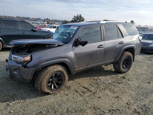 Photo 1 from auction – 2018 TOYOTA 4RUNNER SR with VIN JTEBU5JR0J5564027
