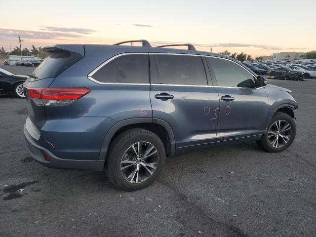 Photo 3 from auction – 2017 TOYOTA HIGHLANDER with VIN 5TDZARFH6HS028531