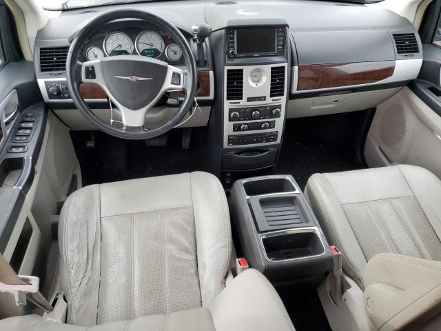 Photo 8 from auction – 2010 CHRYSLER TOWN & COU with VIN 2A4RR8D10AR321049
