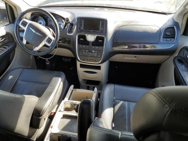 Photo 8 from auction – 2016 CHRYSLER TOWN & COU with VIN 2C4RC1BG9GR128655