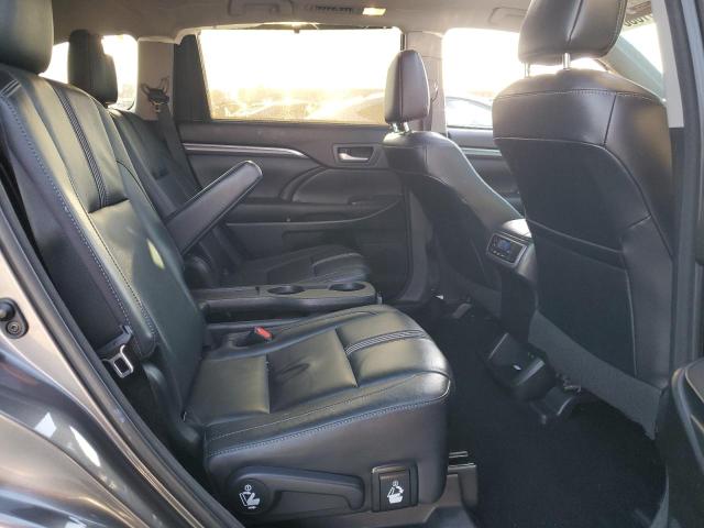 Photo 11 from auction – 2017 TOYOTA HIGHLANDER with VIN 5TDKZRFH6HS513939