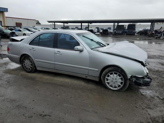 Photo 4 from auction – 2001 MERCEDES-BENZ E 320 with VIN WDBJF65J21B287708