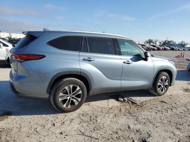 Photo 3 from auction – 2022 TOYOTA HIGHLANDER with VIN 5TDGZRAH0NS130510