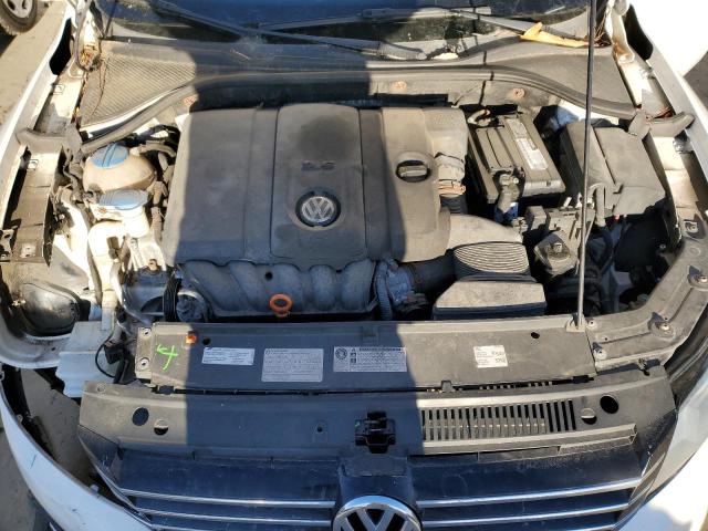 Photo 11 from auction – 2013 VOLKSWAGEN PASSAT S with VIN 1VWAP7A33DC070093