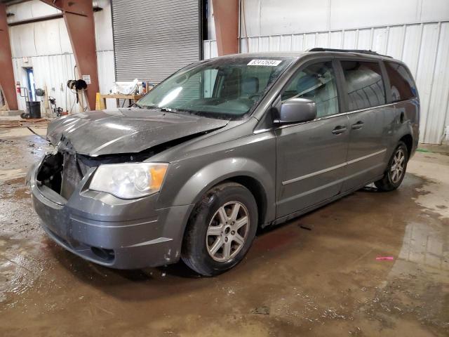 CHRYSLER TOWN & COU 2010 z numerem VIN 2A4RR8D17AR321128 - Zdjęcie z aukcji
