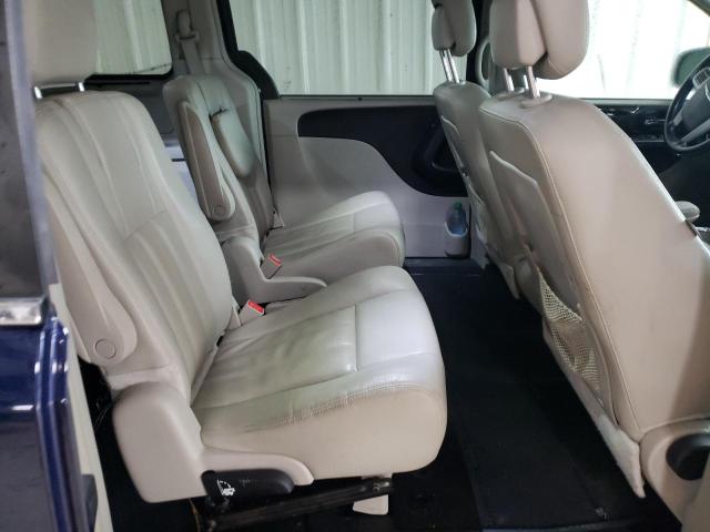 Photo 11 from auction – 2016 CHRYSLER TOWN & COU with VIN 2C4RC1BG9GR174499