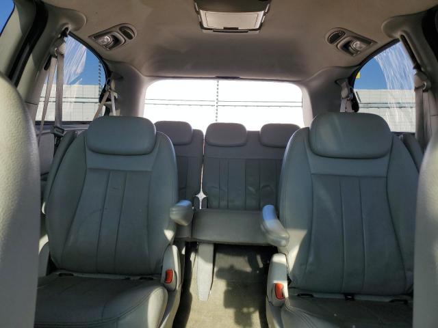 Photo 10 from auction – 2005 CHRYSLER TOWN & COU with VIN 2C4GP54LX5R511658