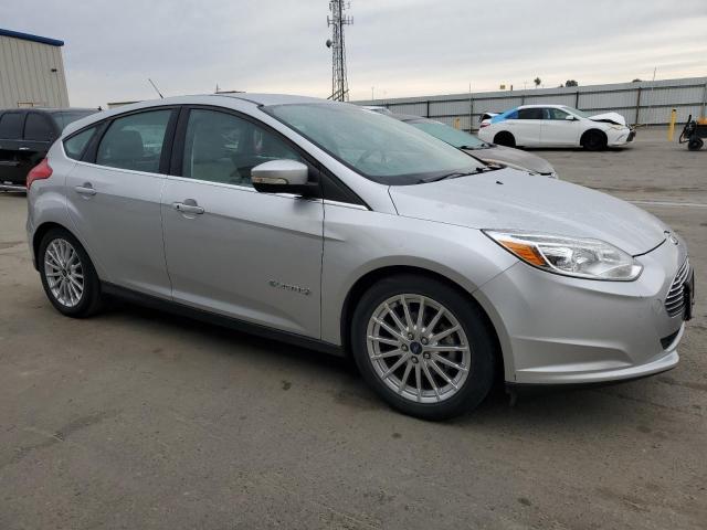 Foto 4 de la subasta – 2015 FORD FOCUS BEV con VIN 1FADP3R4XFL317737