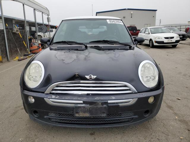 Photo 5 from auction – 2005 MINI COOPER with VIN WMWRC33415TC54563