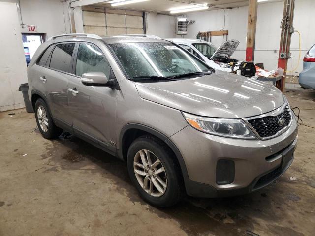 Photo 4 from auction – 2015 KIA SORENTO LX with VIN 5XYKTDA72FG627398