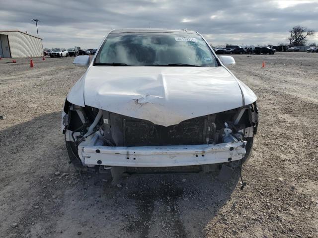 Photo 5 from auction – 2017 LINCOLN MKT with VIN 2LMHJ5AT9HBL01253