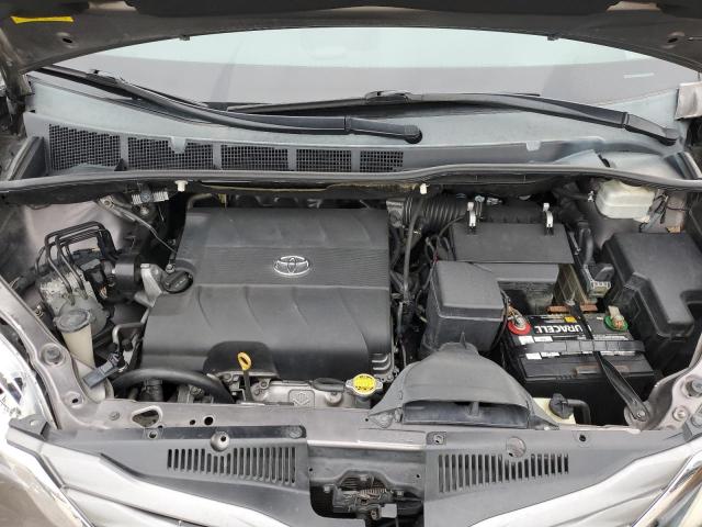 Photo 12 from auction – 2012 TOYOTA SIENNA XLE with VIN 5TDYK3DC3CS229924