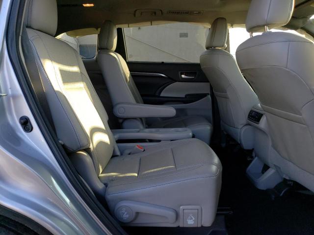 Photo 11 from auction – 2016 TOYOTA HIGHLANDER with VIN 5TDDKRFH3GS334995